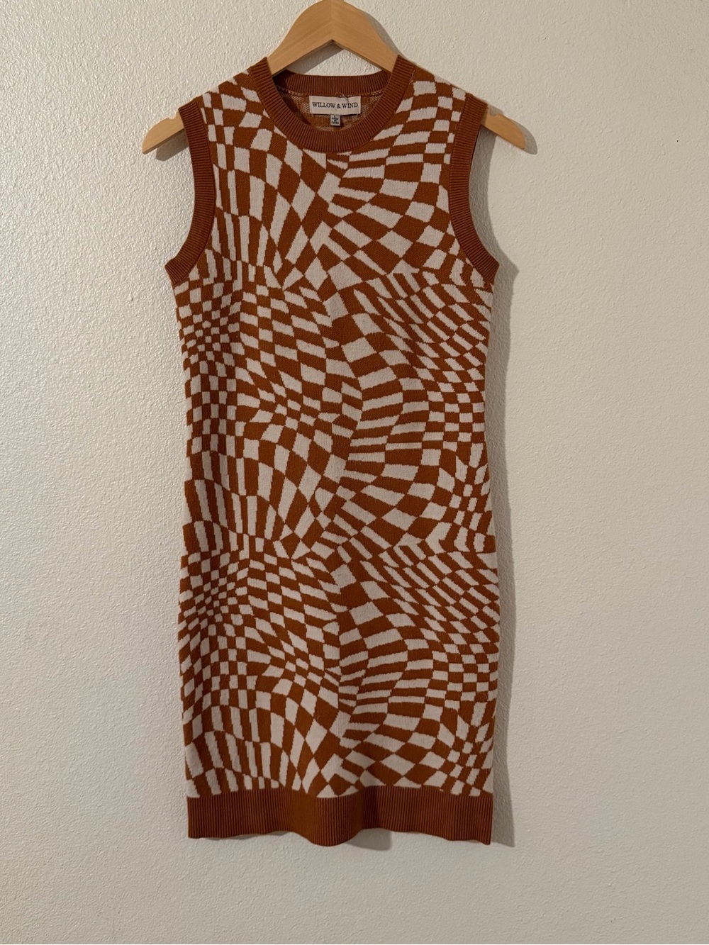 Willow & Wind Large Sweater Dress Retro Vintage Print Back Cutout Detail